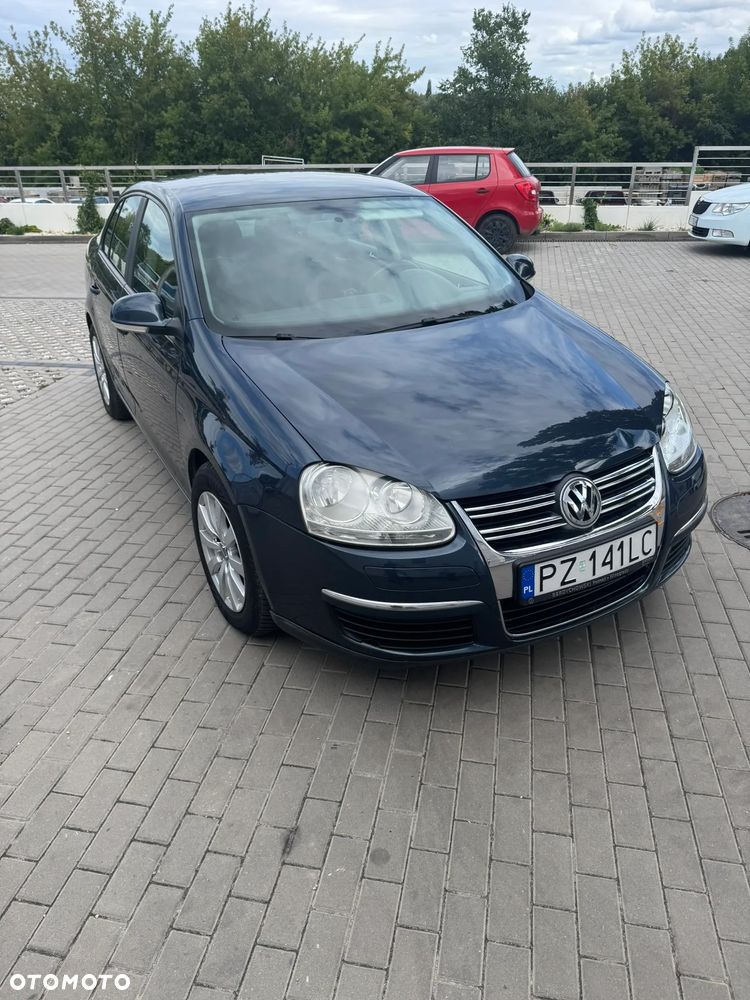 Volkswagen Jetta 1.6 Trendline - 2