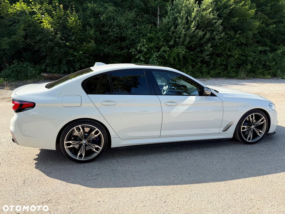 BMW Seria 5 M550i xDrive - 9