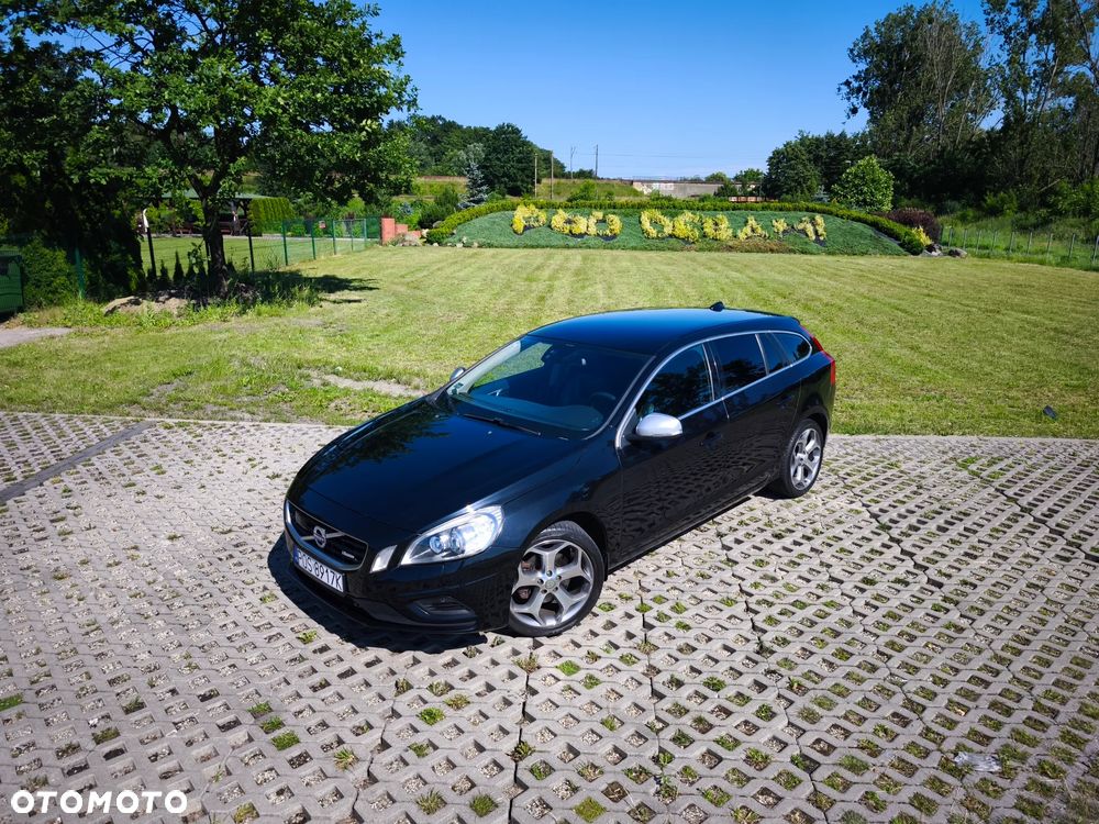 Volvo V60 D3 R-Design - 3