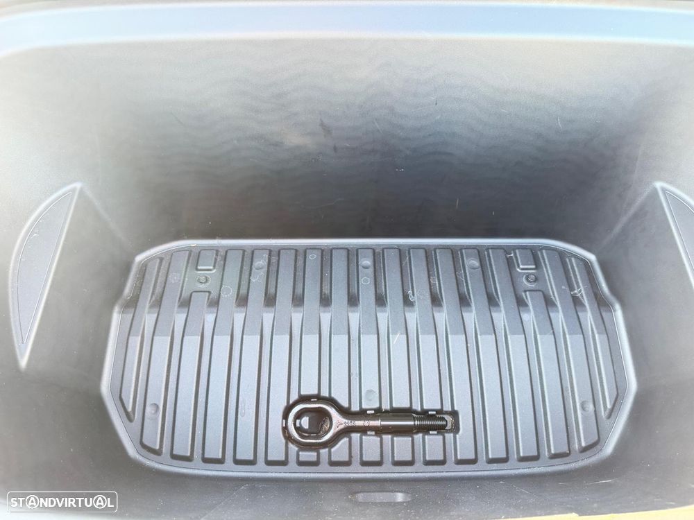 Tesla Model Y Long Range Dual Motor AWD - 30