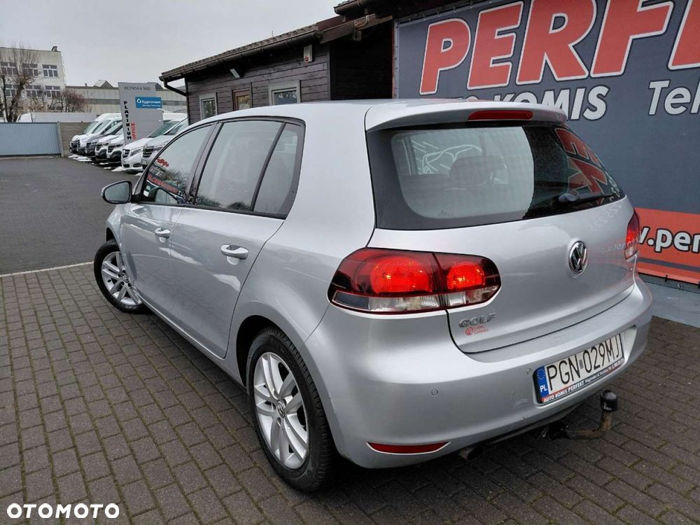 Volkswagen Golf - 6
