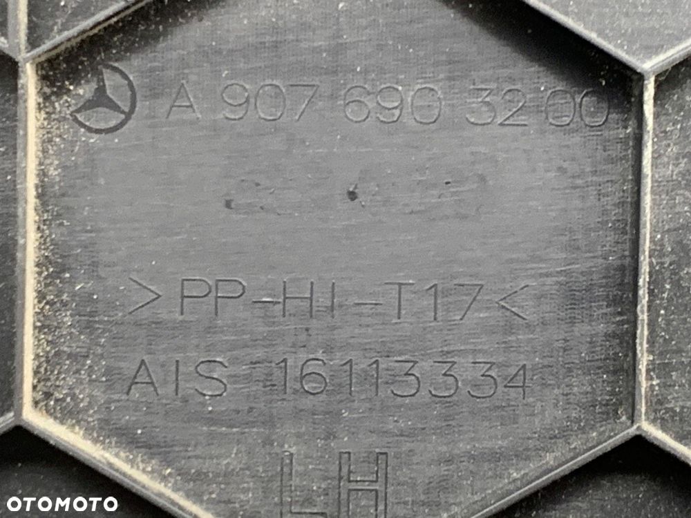 OSŁONA SŁUPKA PASA LEWY  MERCEDES-BENZ eSPRINTER Skrzynia (B910) 2020 - 2022 Electric (910.633) 85 - 4