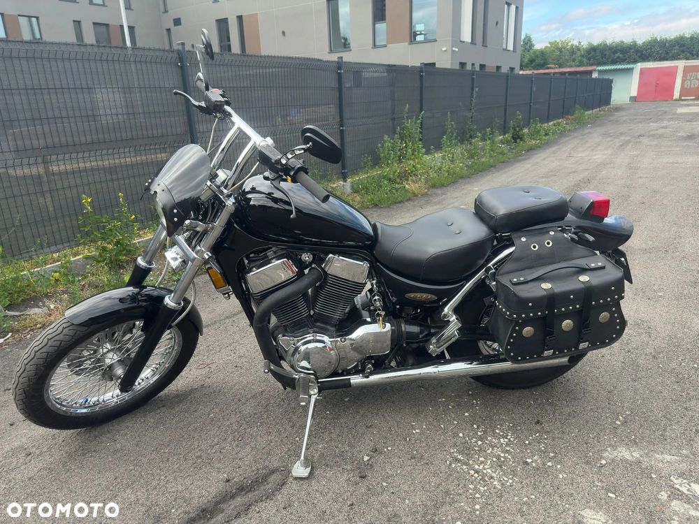 Suzuki Intruder - 2