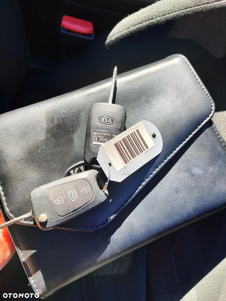 Kia Ceed 1.4 CVVT Attract - 17