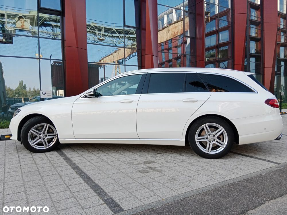 Mercedes-Benz Klasa E 220 d T 9G-TRONIC Avantgarde - 3