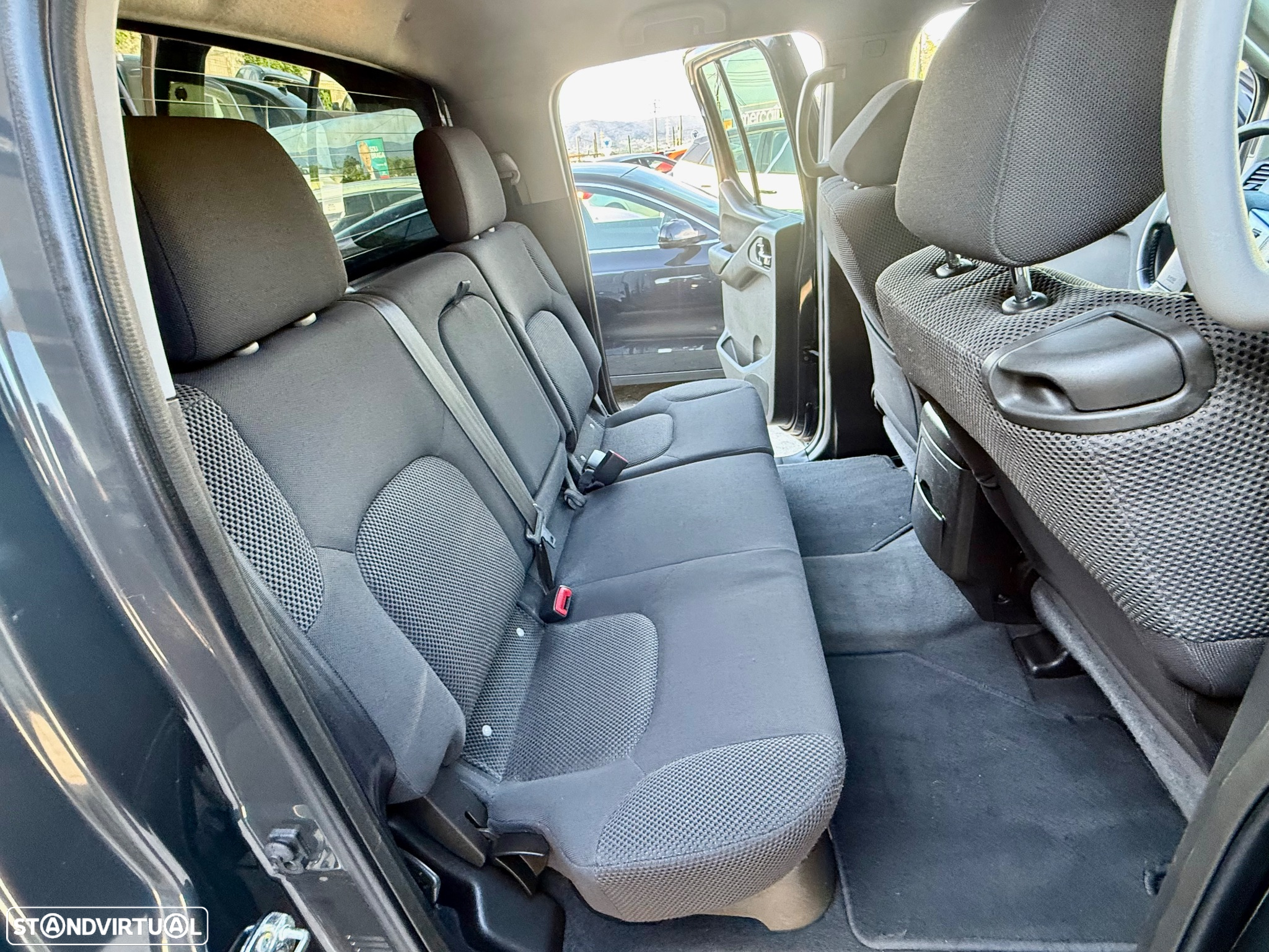 Nissan Navara 2.5 dCi CD LE Premium - 17
