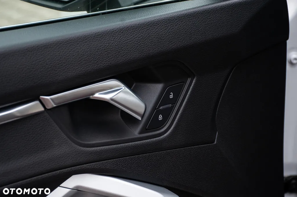 Audi Q3 45 TFSI quattro S tronic S line - 40