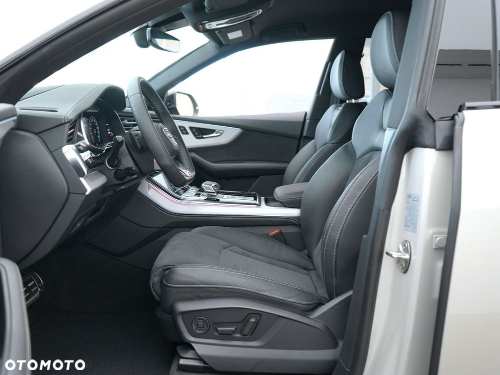 Audi Q8 - 14