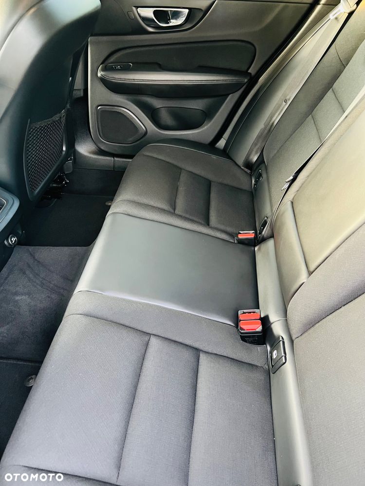 Volvo V60 D3 Momentum Pro - 8