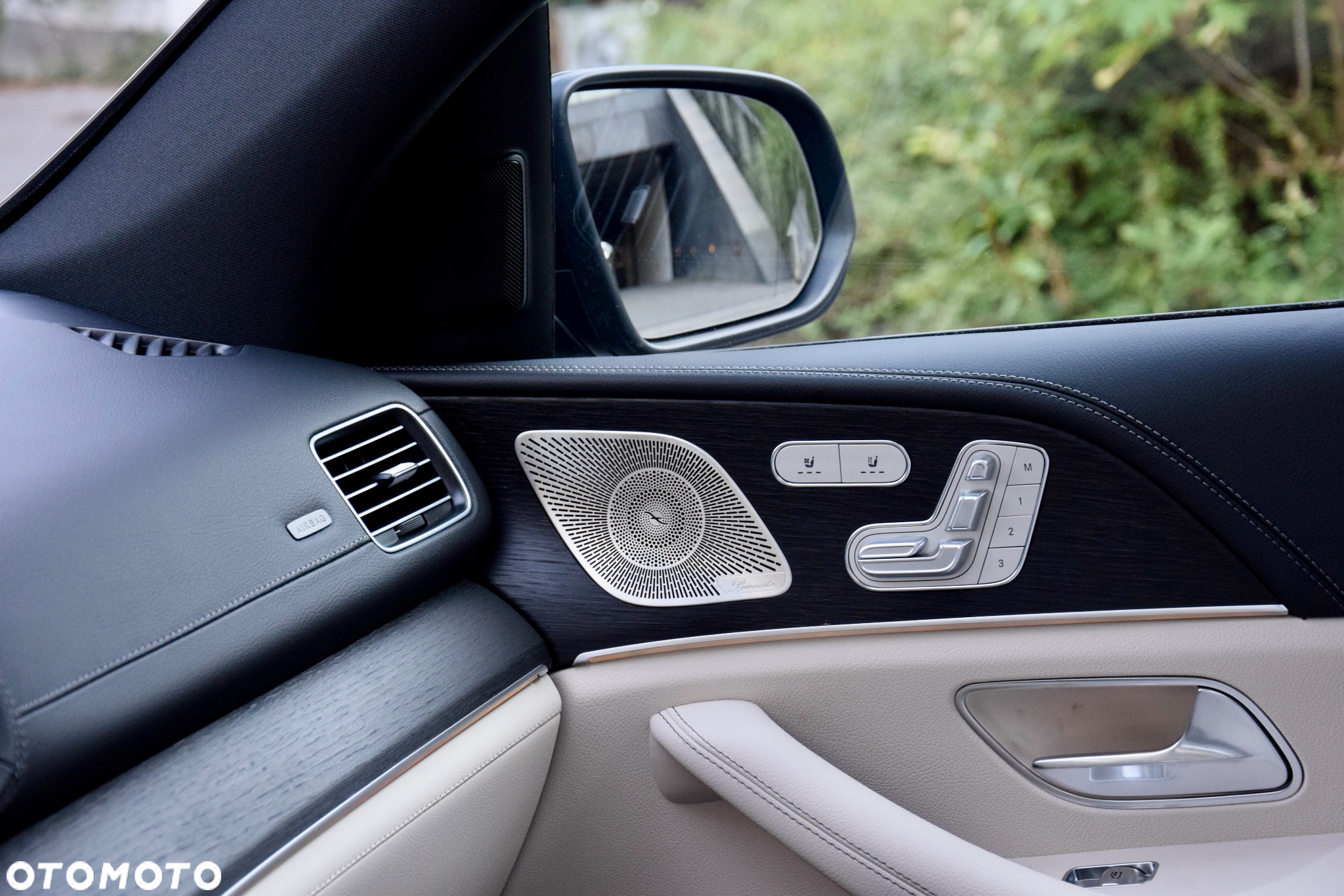 Mercedes-Benz GLE - 22