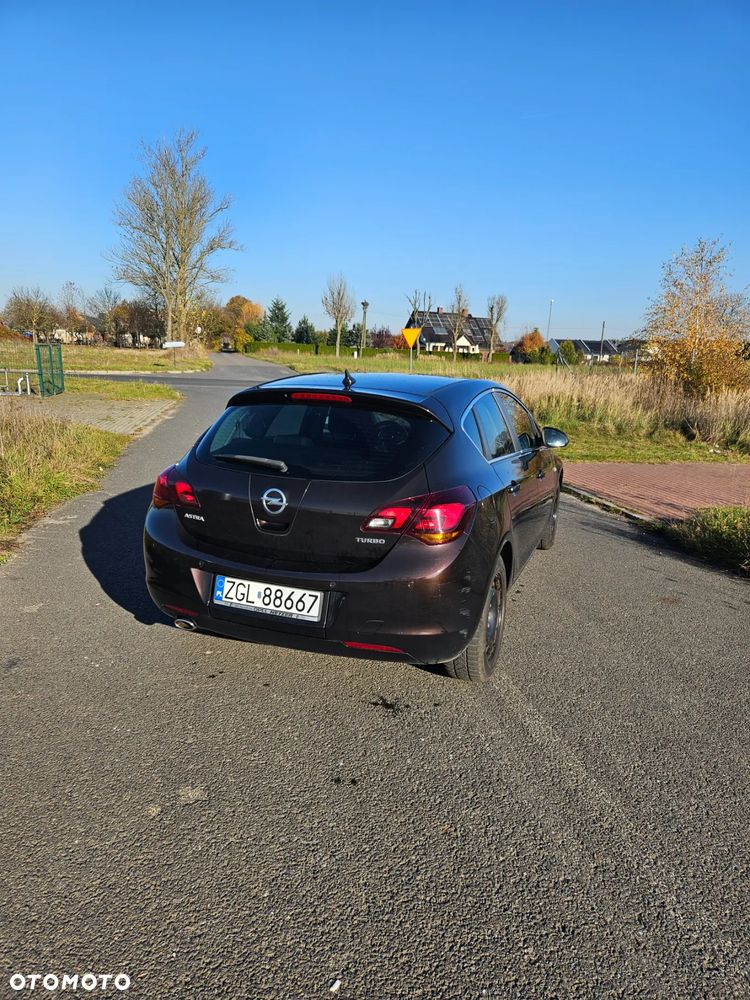 Opel Astra IV 1.4 T Cosmo - 4