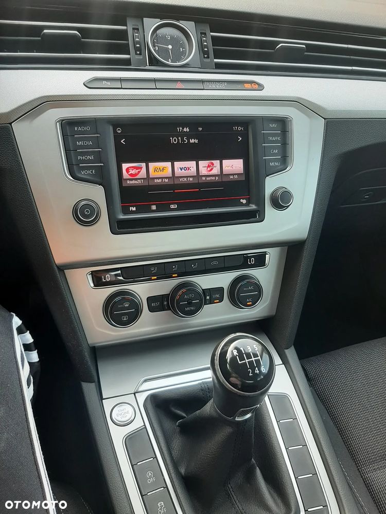 Volkswagen Passat 1.8 TSI BMT Comfortline - 10