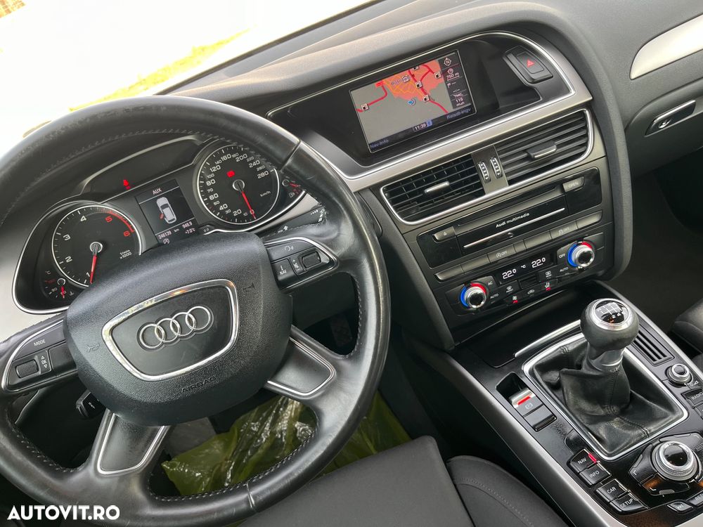 Audi A4 2.0 TDI DPF S line Sportpaket - 7