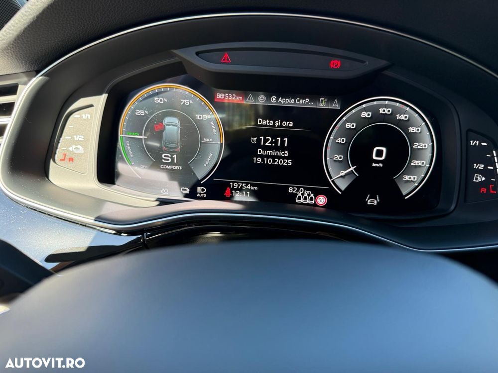 Audi Q7 55 TFSI e quattro Tiptronic PHEV S Line - 9
