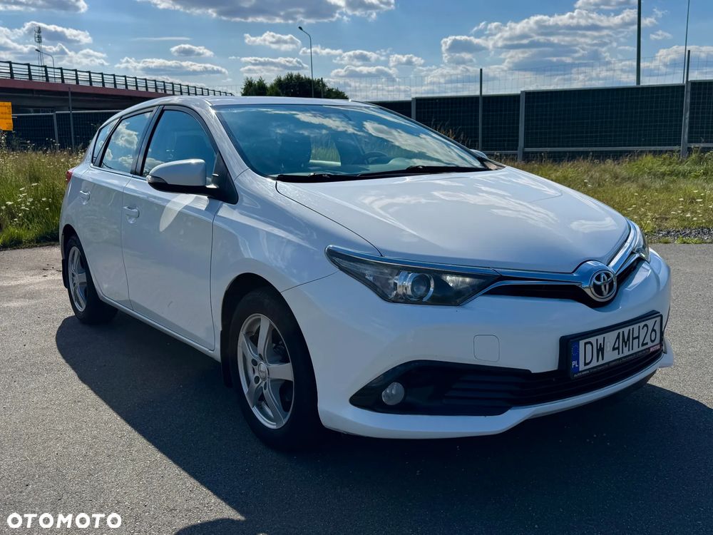 Toyota Auris 1.6 Premium - 1