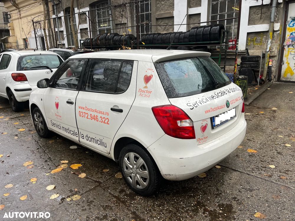 Dezmembrez Skoda Fabia 2 facelift alb 2011 benzina - 4