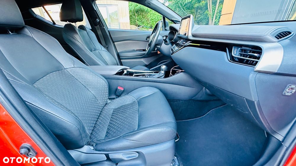 Toyota C-HR 2.0 Lounge - 26
