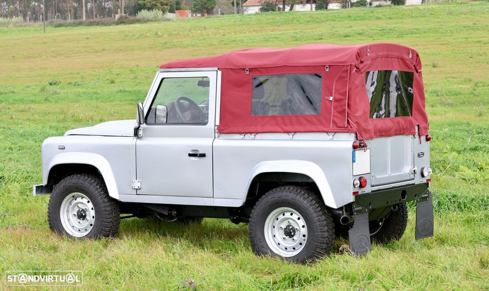 Land Rover Defender 90 2.4 CRD SE - 4