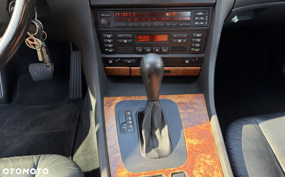 BMW Seria 7 - 17