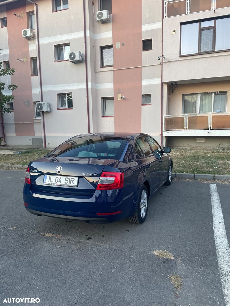 Skoda Octavia 1.6 TDI DSG Style - 2