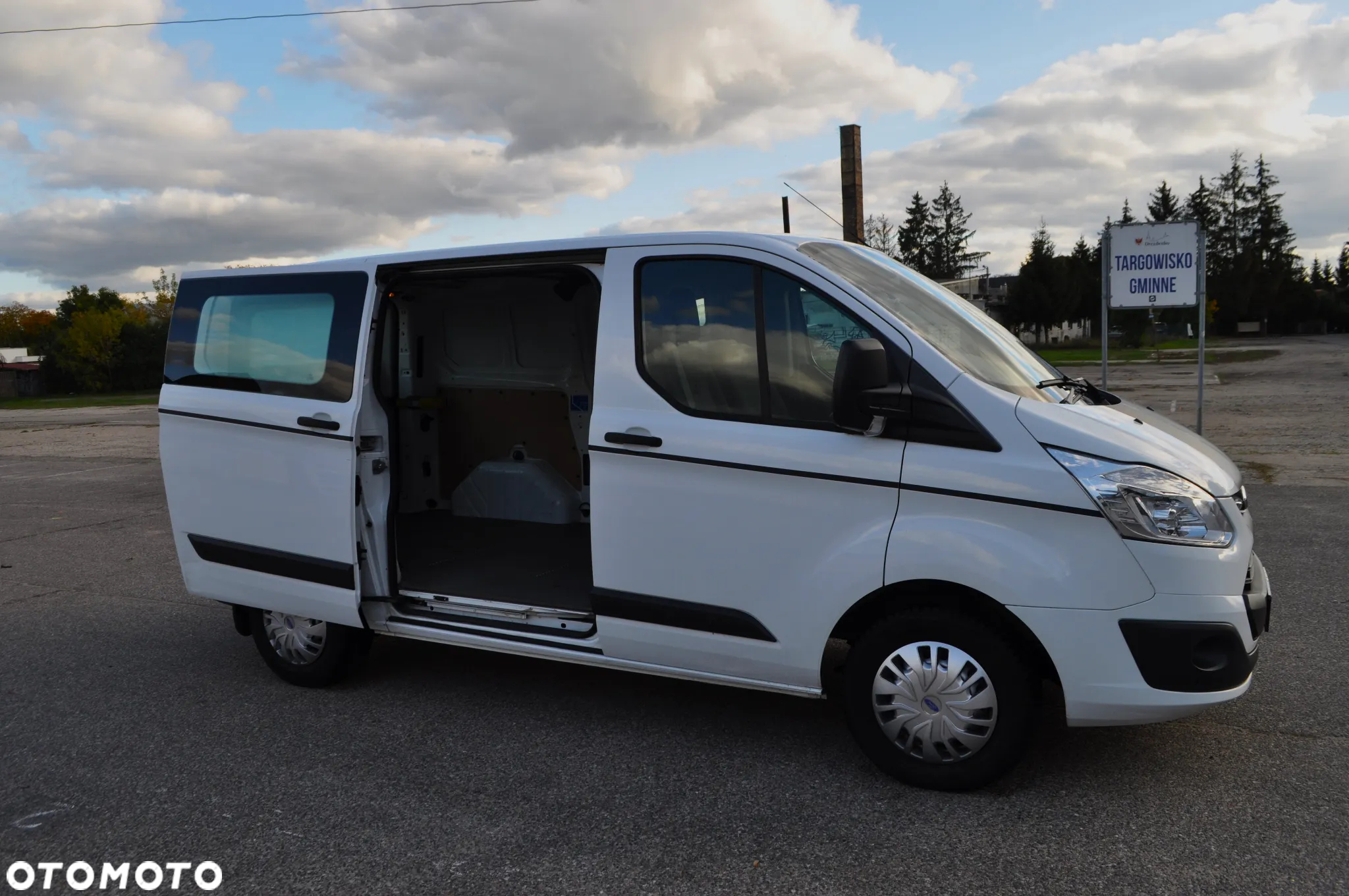 Ford TRANSIT CUSTOM - 13