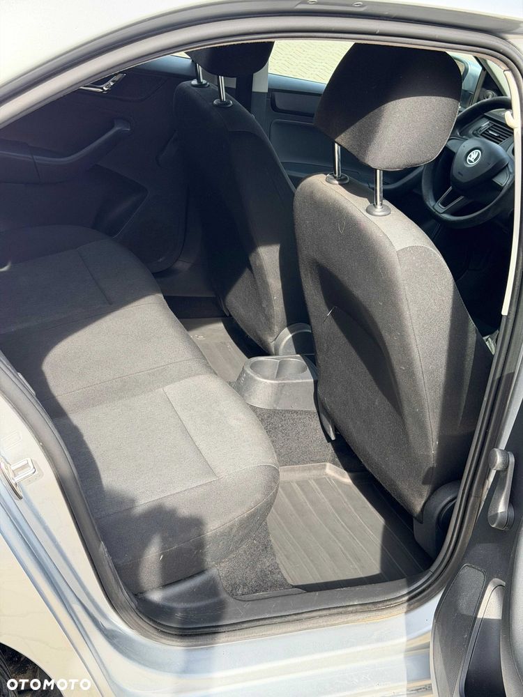 Skoda RAPID - 7