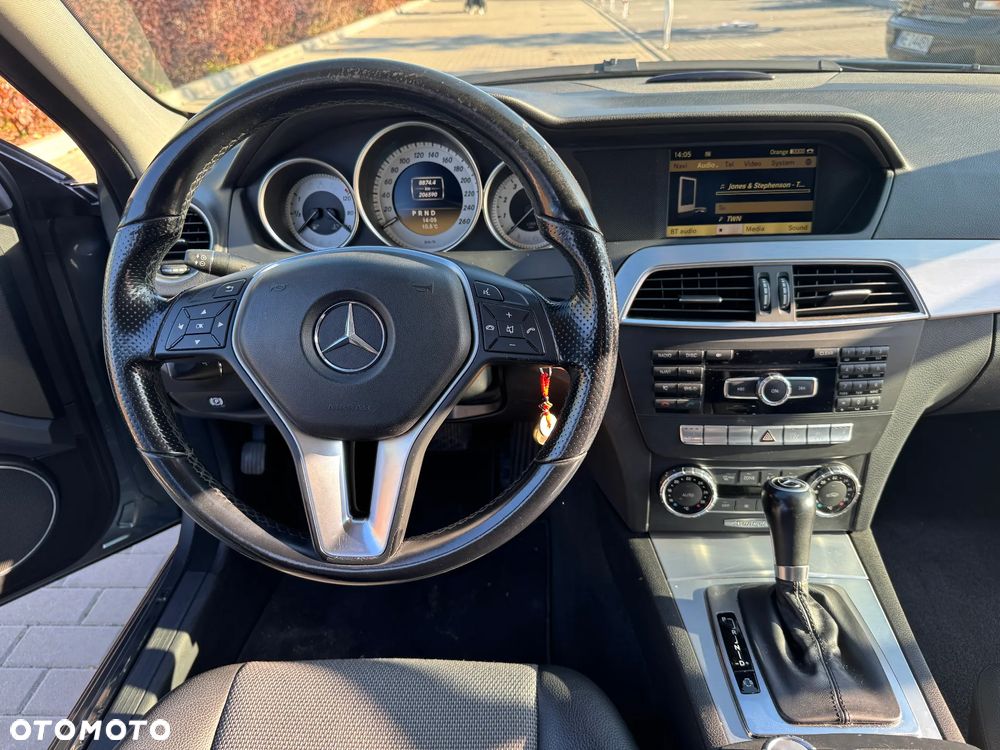 Mercedes-Benz Klasa C 180 BlueEFFICIENCY 7G-TRONIC Avantgarde - 9