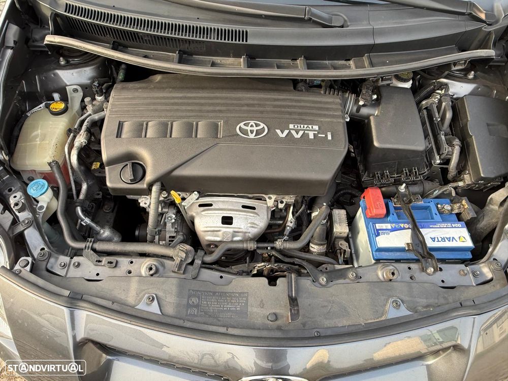 Toyota Auris 1.33 VVT-i Gold Edition - 13