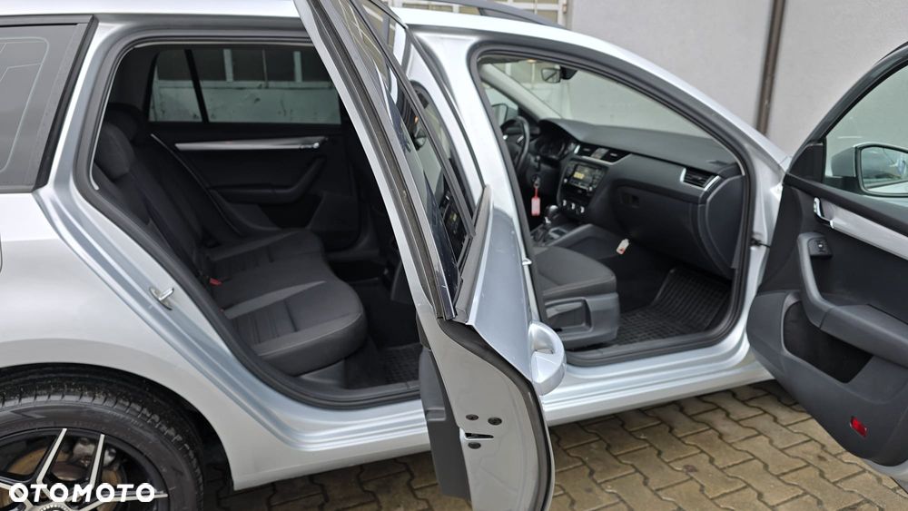 Skoda Octavia 1.6 TDI Ambition DSG - 25