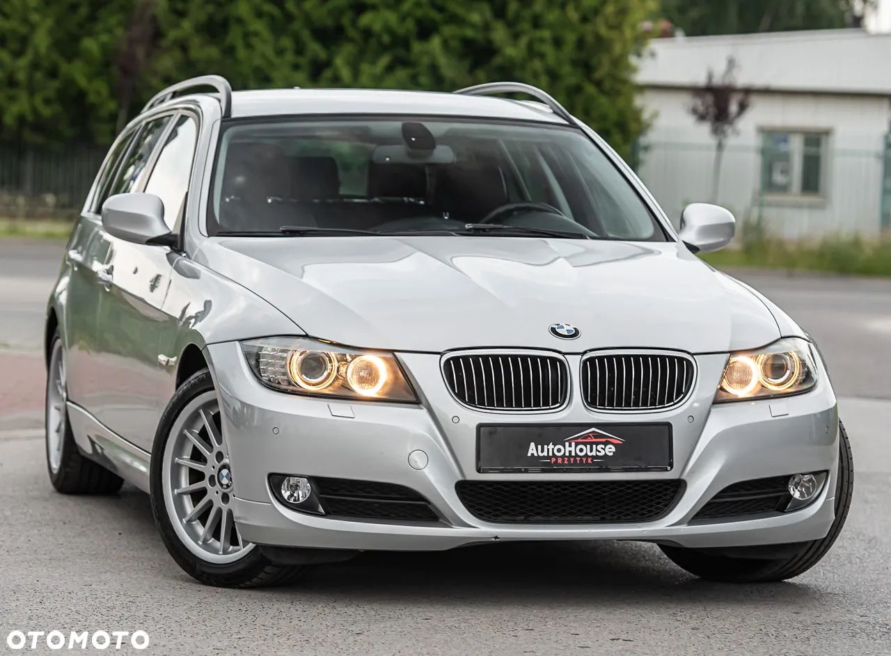 BMW Seria 3 325i xDrive Touring - 1