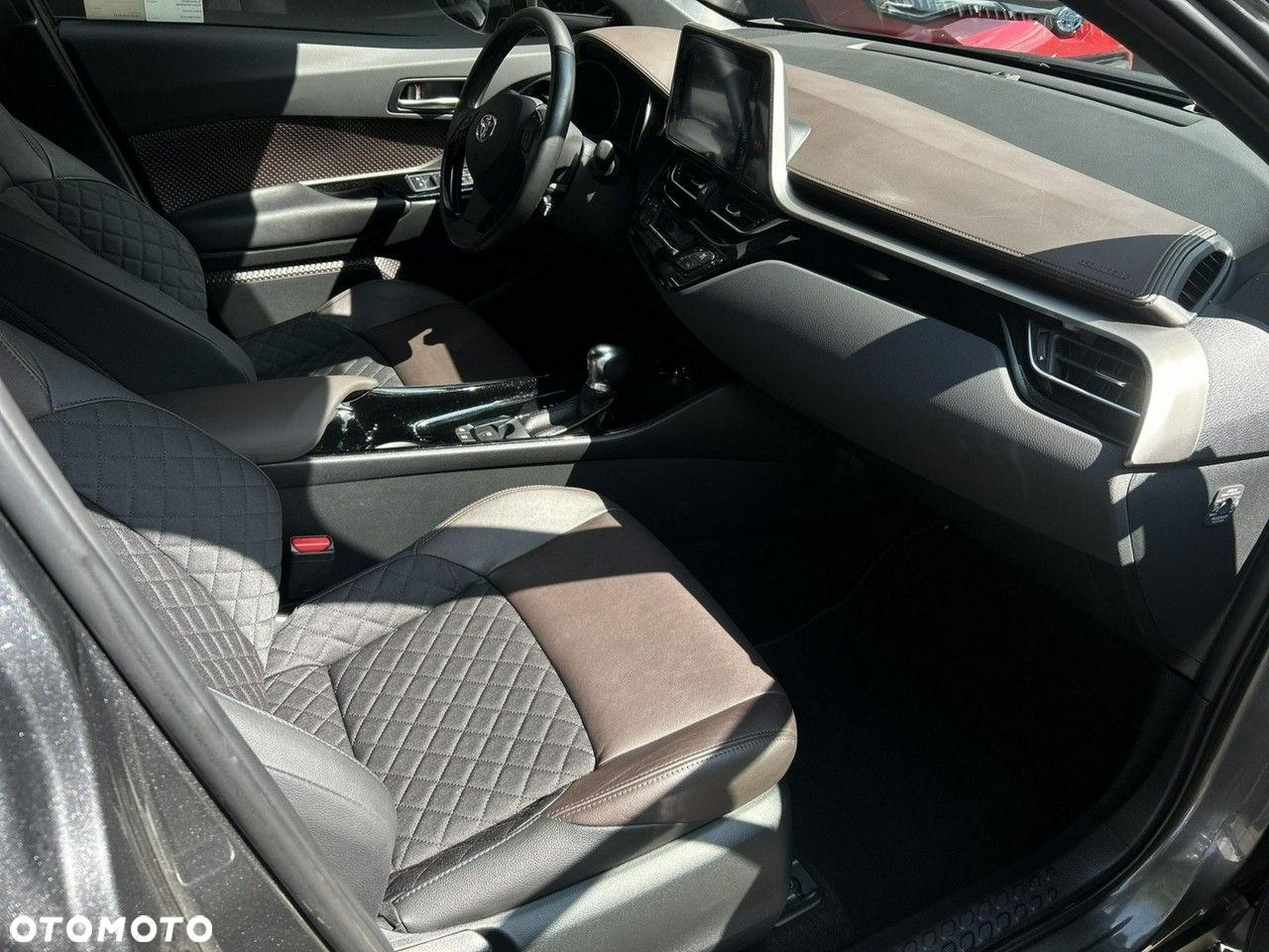 Toyota C-HR - 14