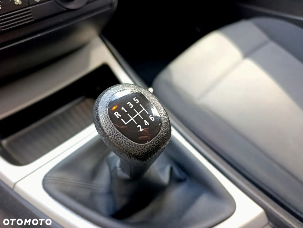 BMW Seria 1 118d DPF - 21