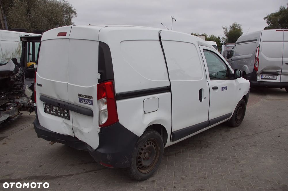 Auto na części - Dacia Dokker 1.5 DCI 90 KM K9K626 JR5341 DV369 2017R Silnik Skrzynia Drzwi Zderzak Błotnik Lampa Lusterko Szyba Klamka Deska Kokpit Sterownik Moduł Czujnik Licznik Panel Kierownica - 7