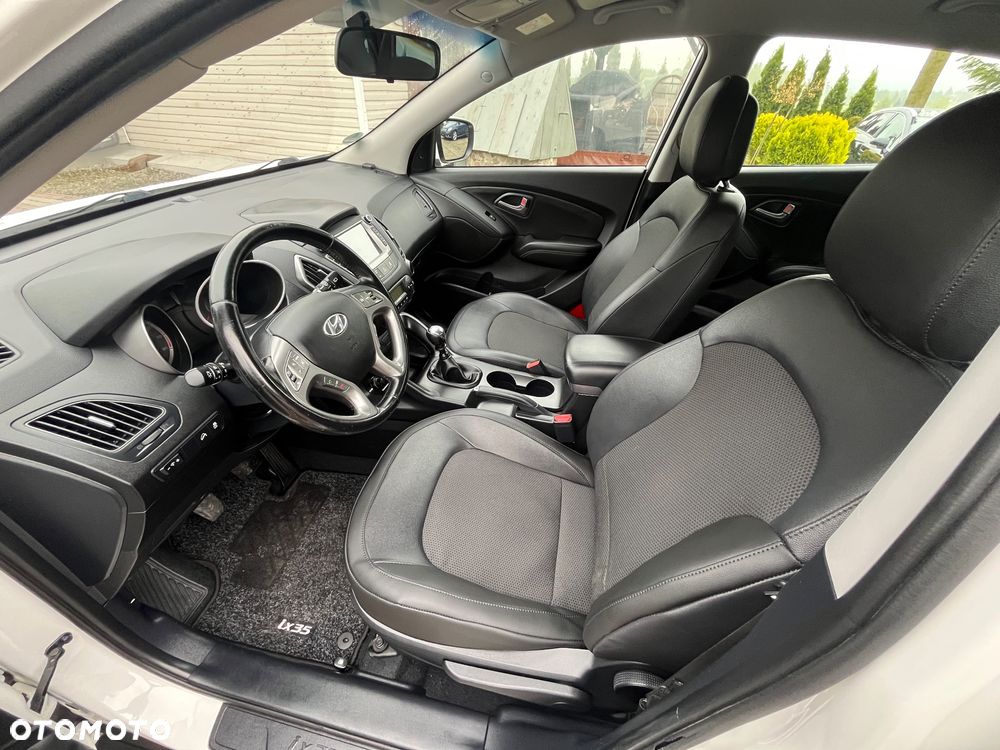 Hyundai ix35 1.6 2WD Fifa World Cup Edition - 28
