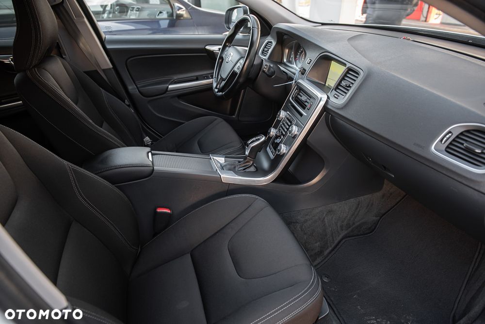Volvo V60 D4 Geartronic Summum - 23