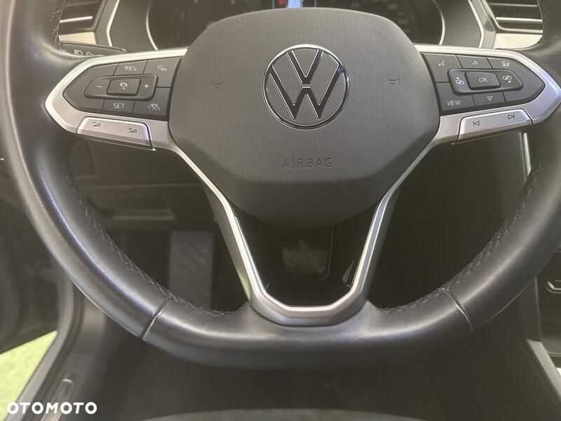 Volkswagen Passat - 14