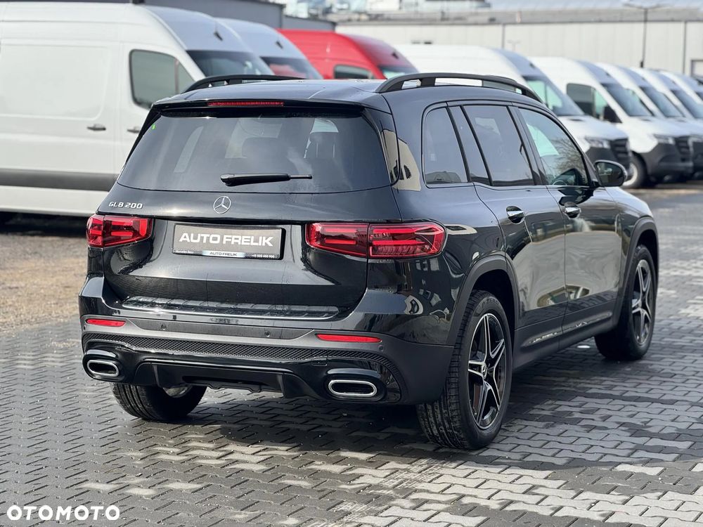 Mercedes-Benz GLB 200 AMG Line 7G-DCT - 6