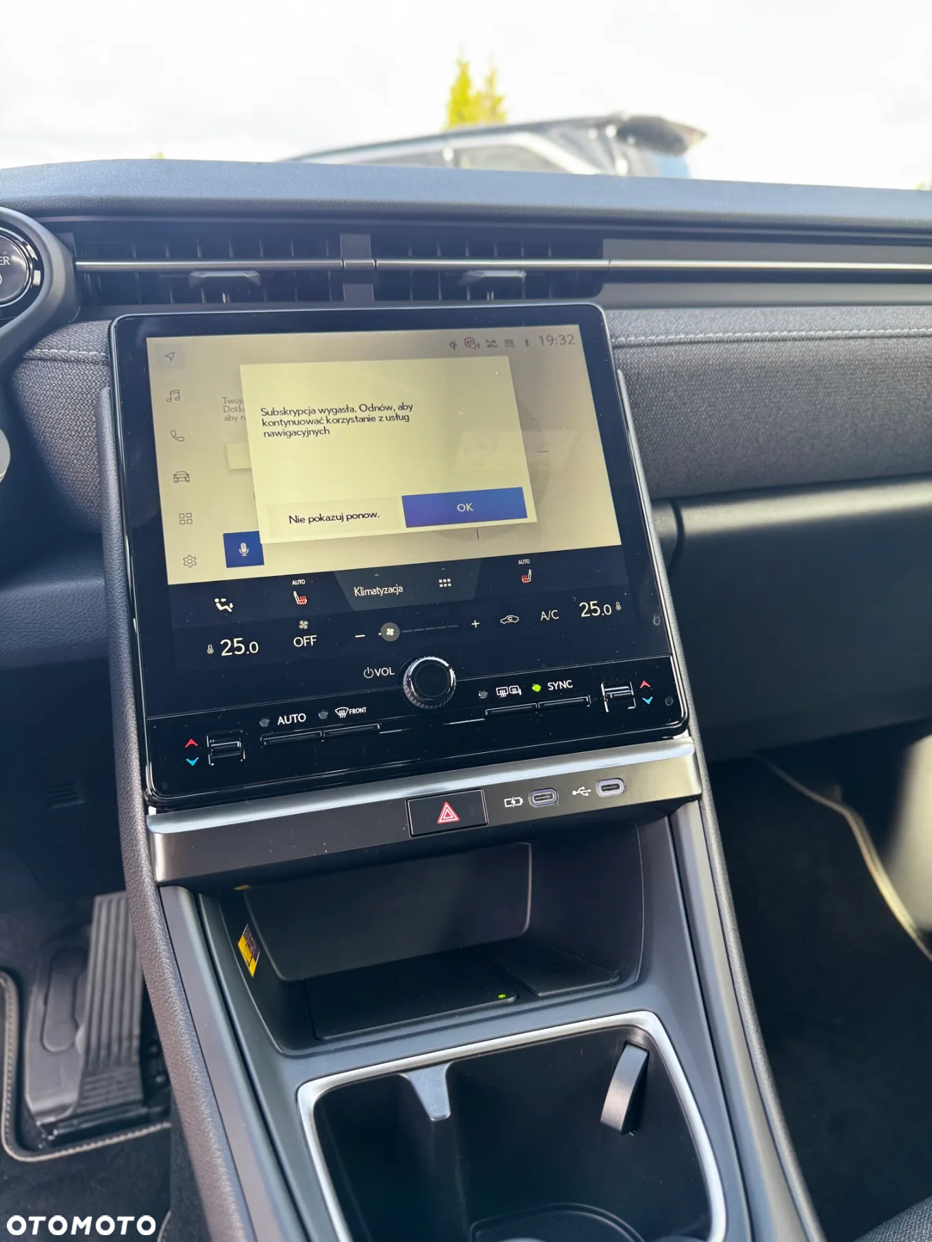 Lexus LBX 1.5 Hybrid - 12