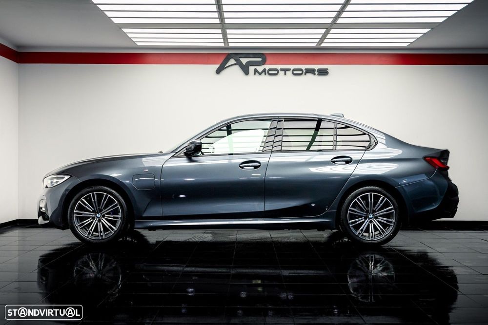 BMW 330 e iPerformance Pack M - 6