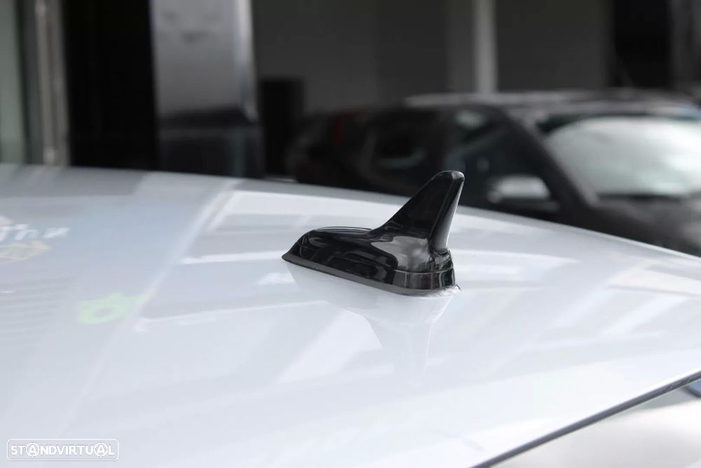 VW Passat 2.0 TDI Elegance - 39