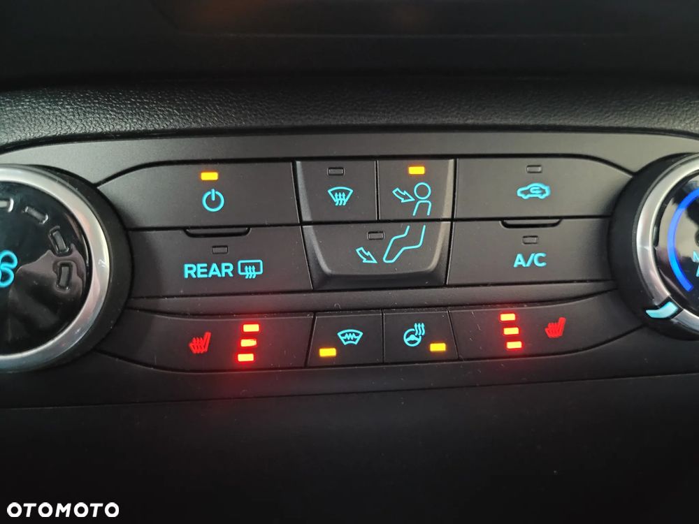 Ford Fiesta 1.0 EcoBoost S&S COOL&CONNECT - 19