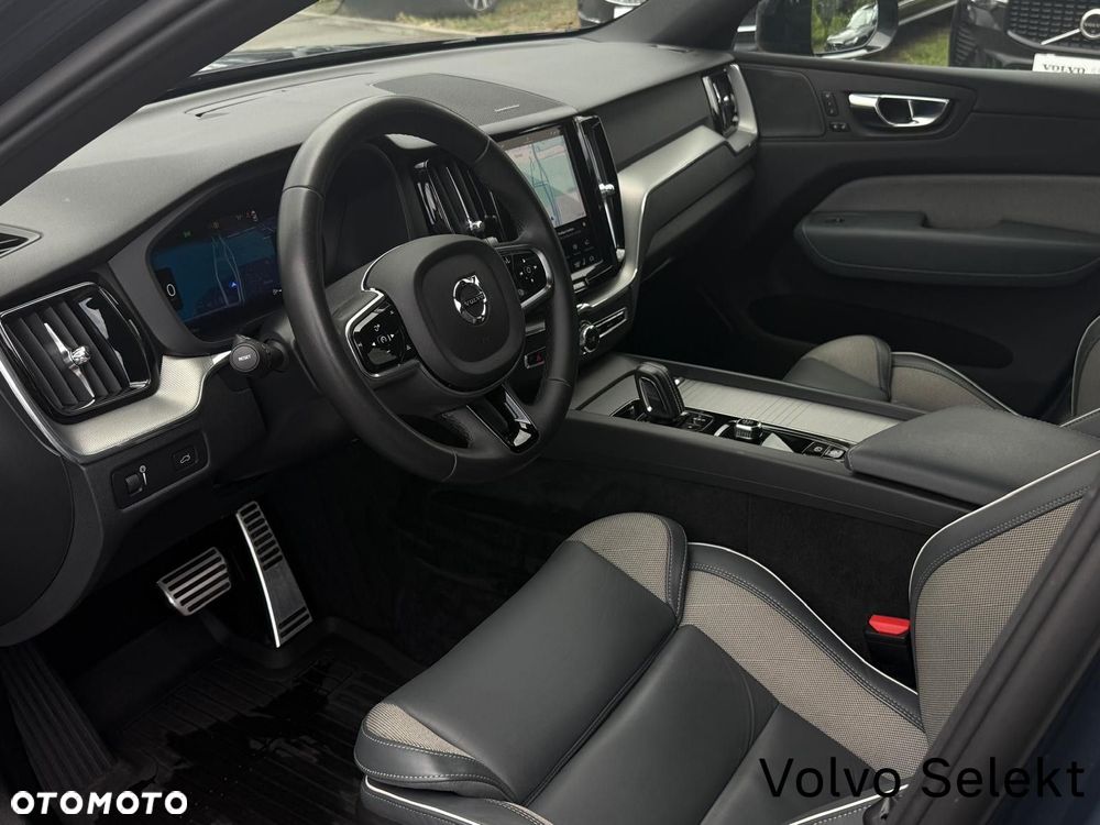 Volvo XC 60 B4 B R-Design - 11