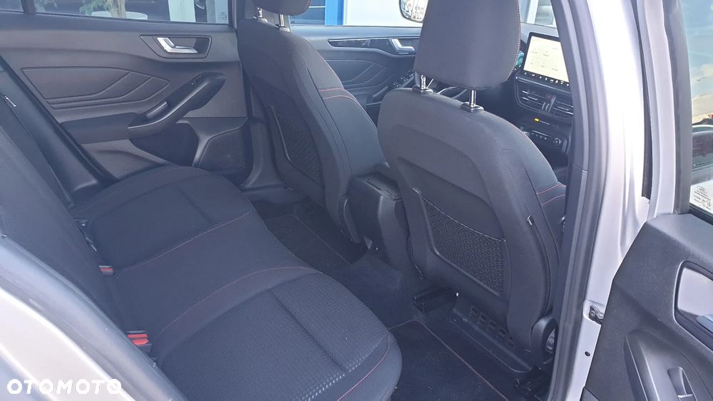 Ford Focus 1.0 EcoBoost mHEV ST-Line X - 12