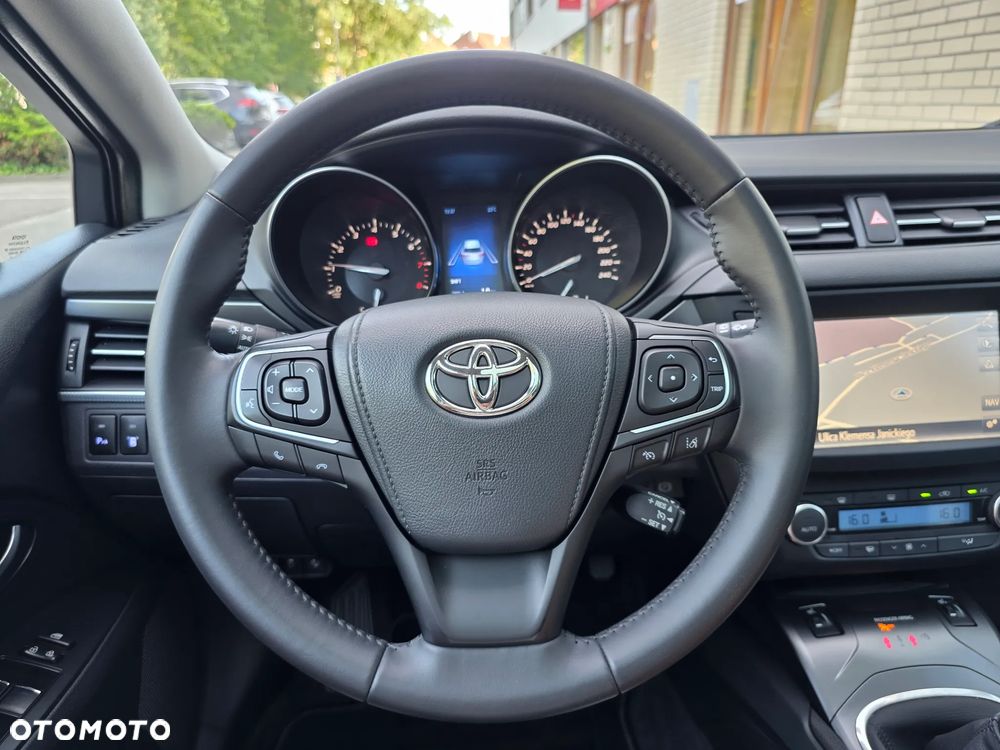 Toyota Avensis - 27