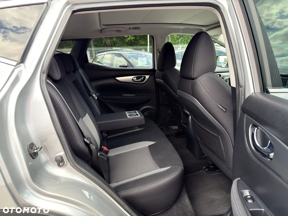 Nissan Qashqai 1.6 DIG-T N-Connecta - 19