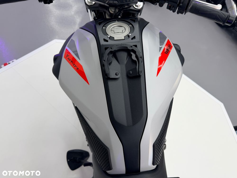 Yamaha MT - 32