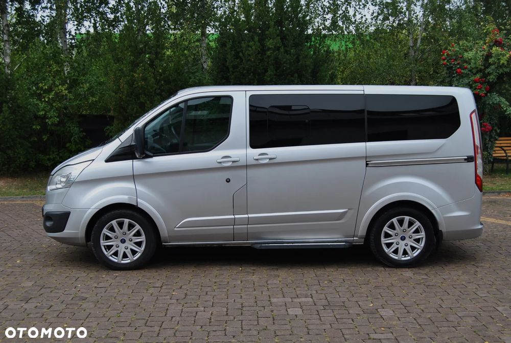 Ford Tourneo Custom - 17