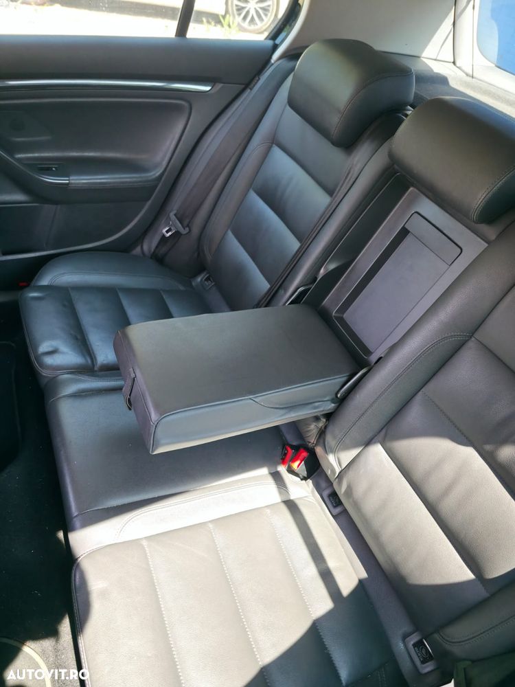 Volkswagen Golf - 16