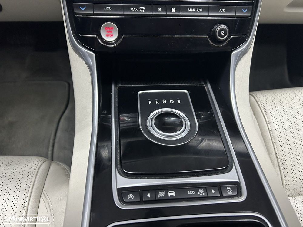 Jaguar XF 2.0 D Prestige Aut. - 11