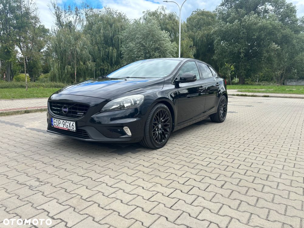 Volvo V40 D2 R-Design - 1
